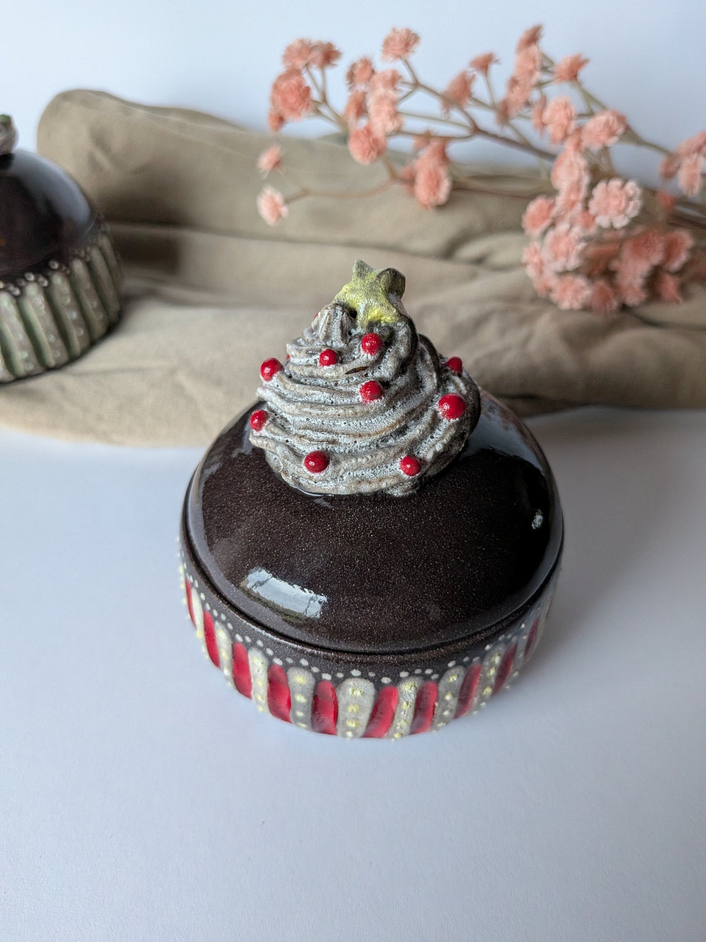 Chocolate Cupcake Jar Red