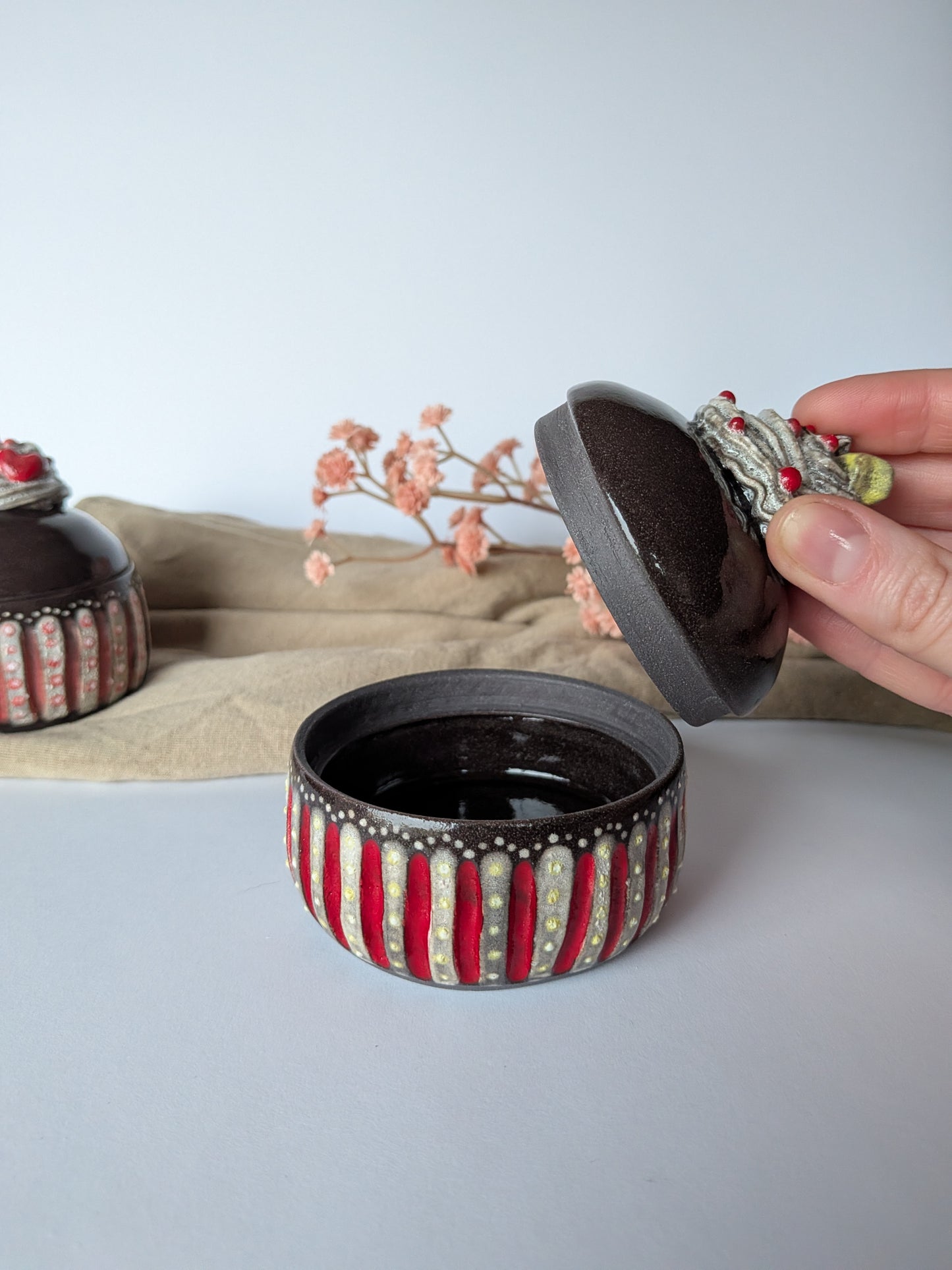 Chocolate Cupcake Jar Red